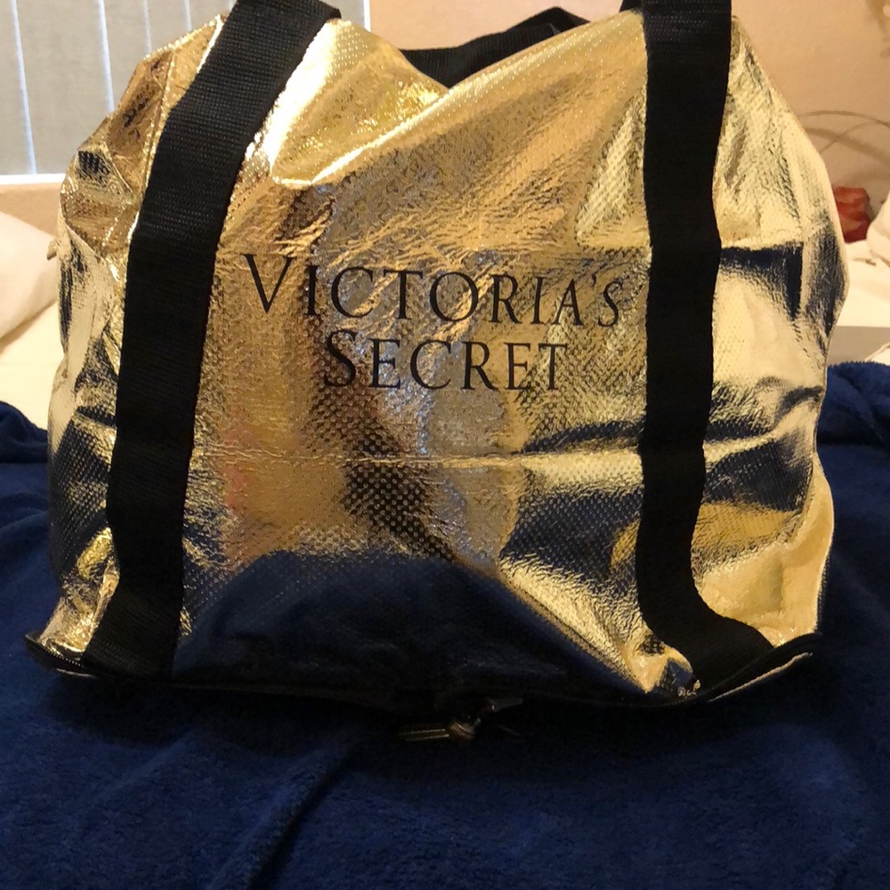 Giant VS Tote Bag